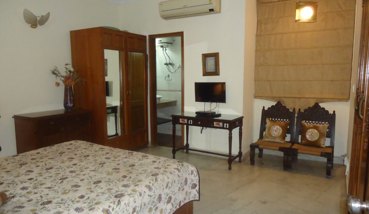 Luxurious-PG-Accommodation-South-Delhi-Gretar-Kailash_02