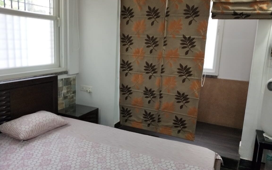 fully-furnished-service-apartment-kalkaji-02