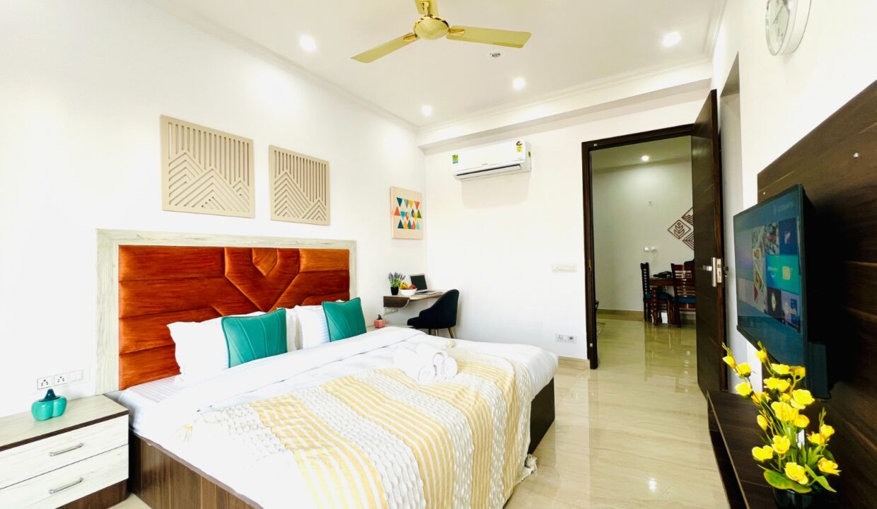 bhk-fully-furnished-service-apartment-sec-28-02