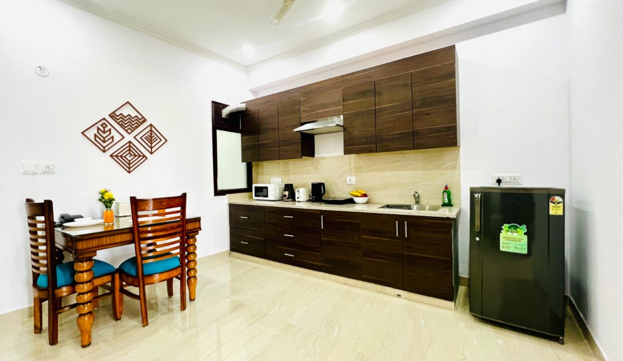 bhk-fully-furnished-service-apartment-sec-28-04