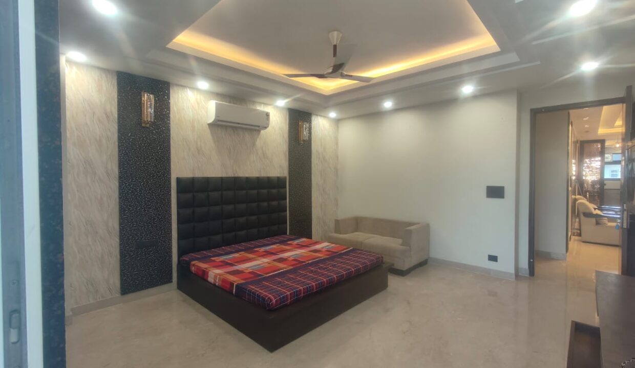 fully-furnished-4-bhk-luxurious-flat-apartments-05