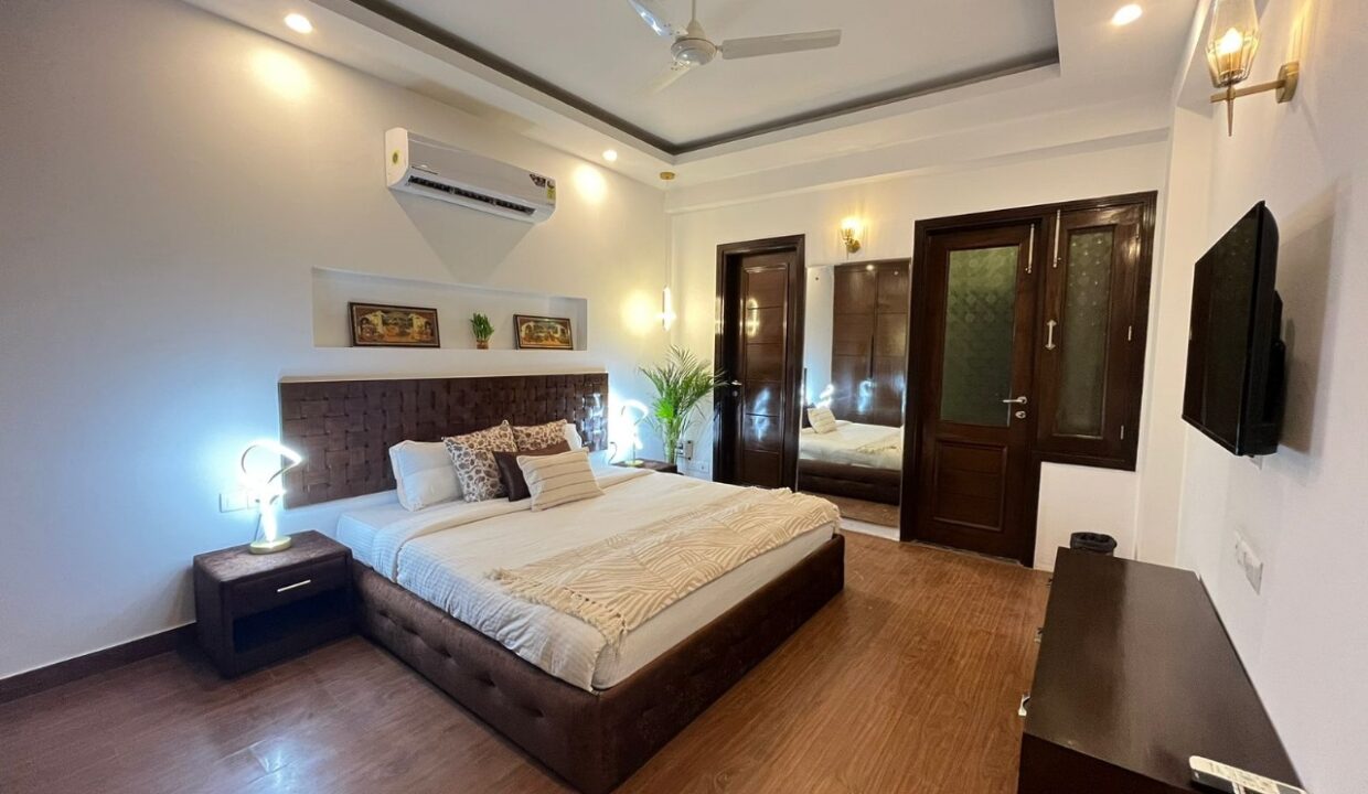 studio-service-apartment-south-delhi-04