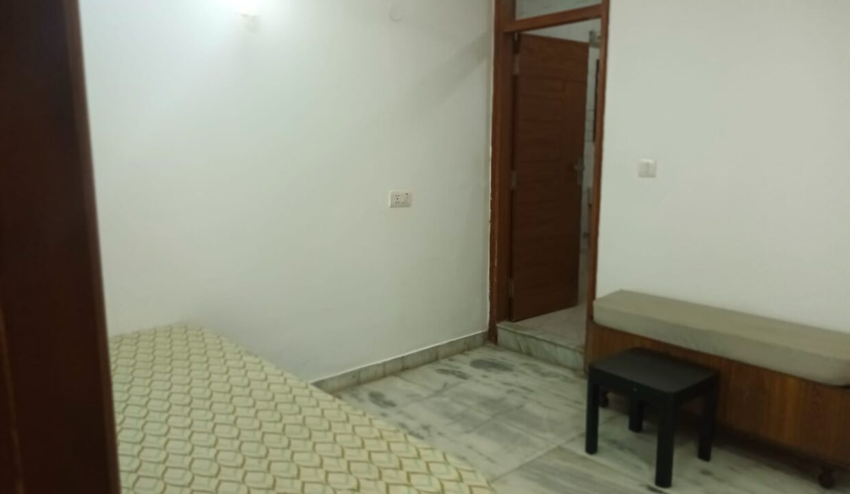 apartment-on-rent-in-south-delhi-c-r-park_04