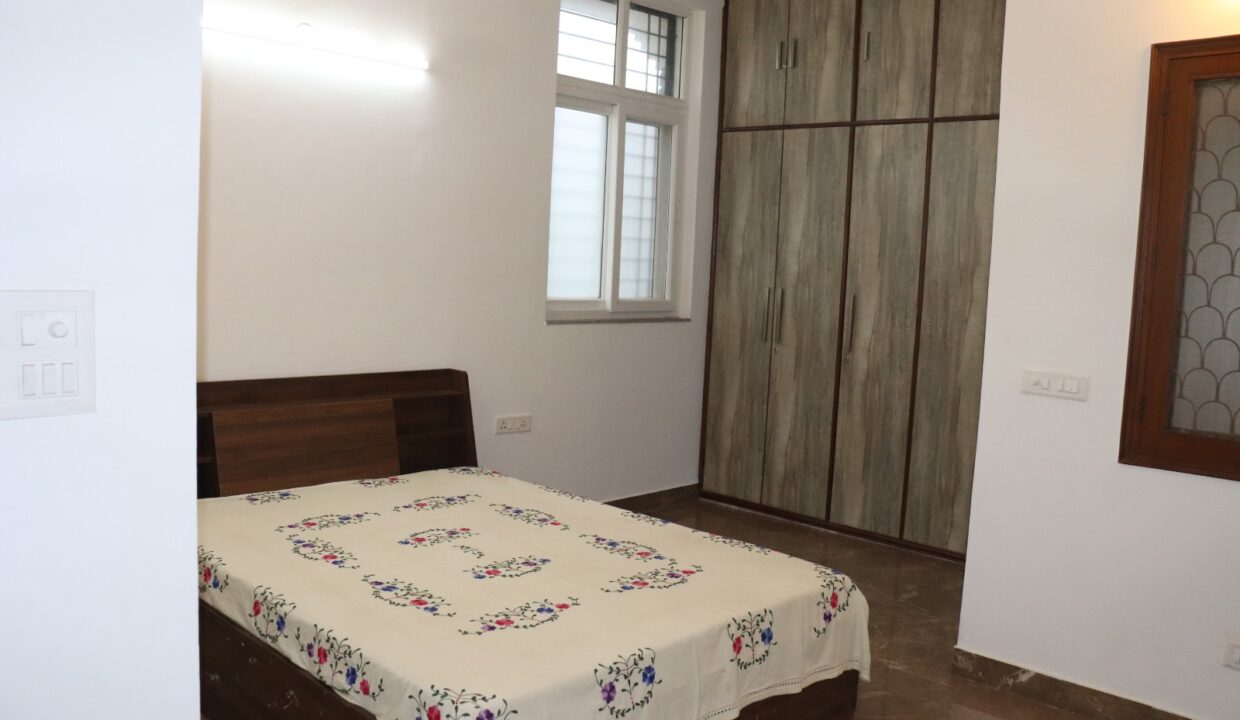 apartment-on-rent-in-south-delhi-kalkaji-nehru-enclave_01