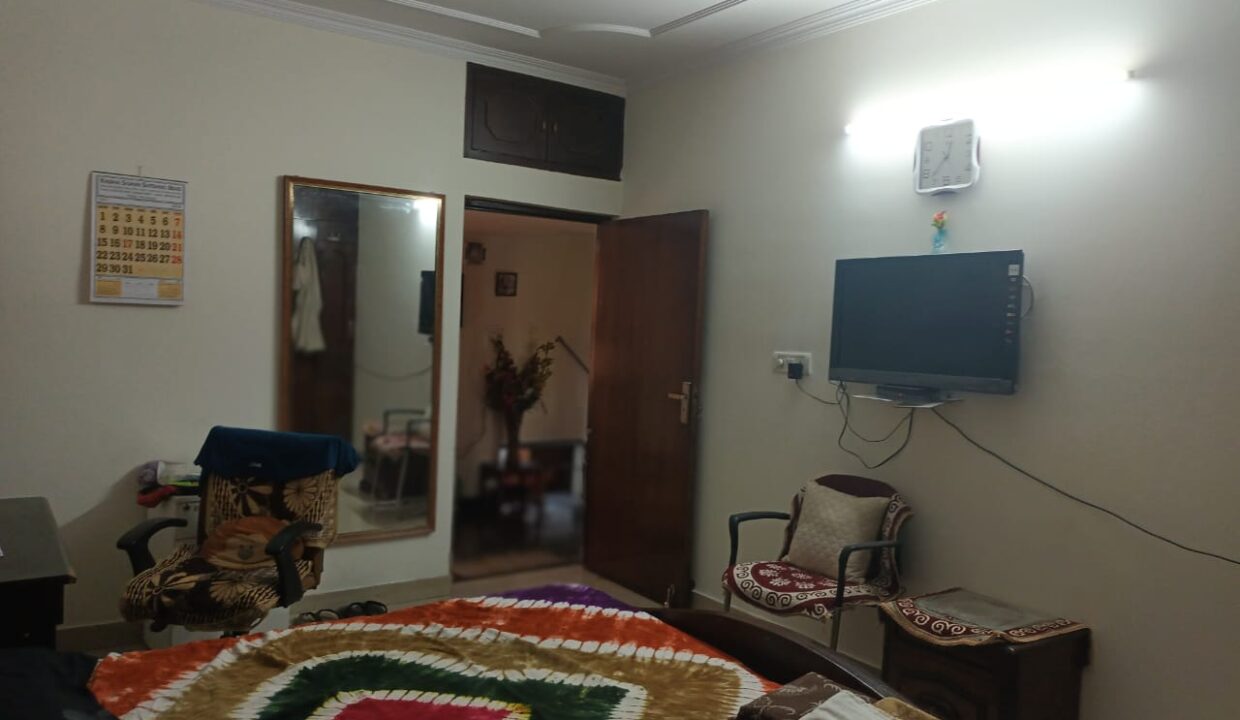 apartment-on-rent-in-south-delhi-kalkaji-south-park-apartment_02