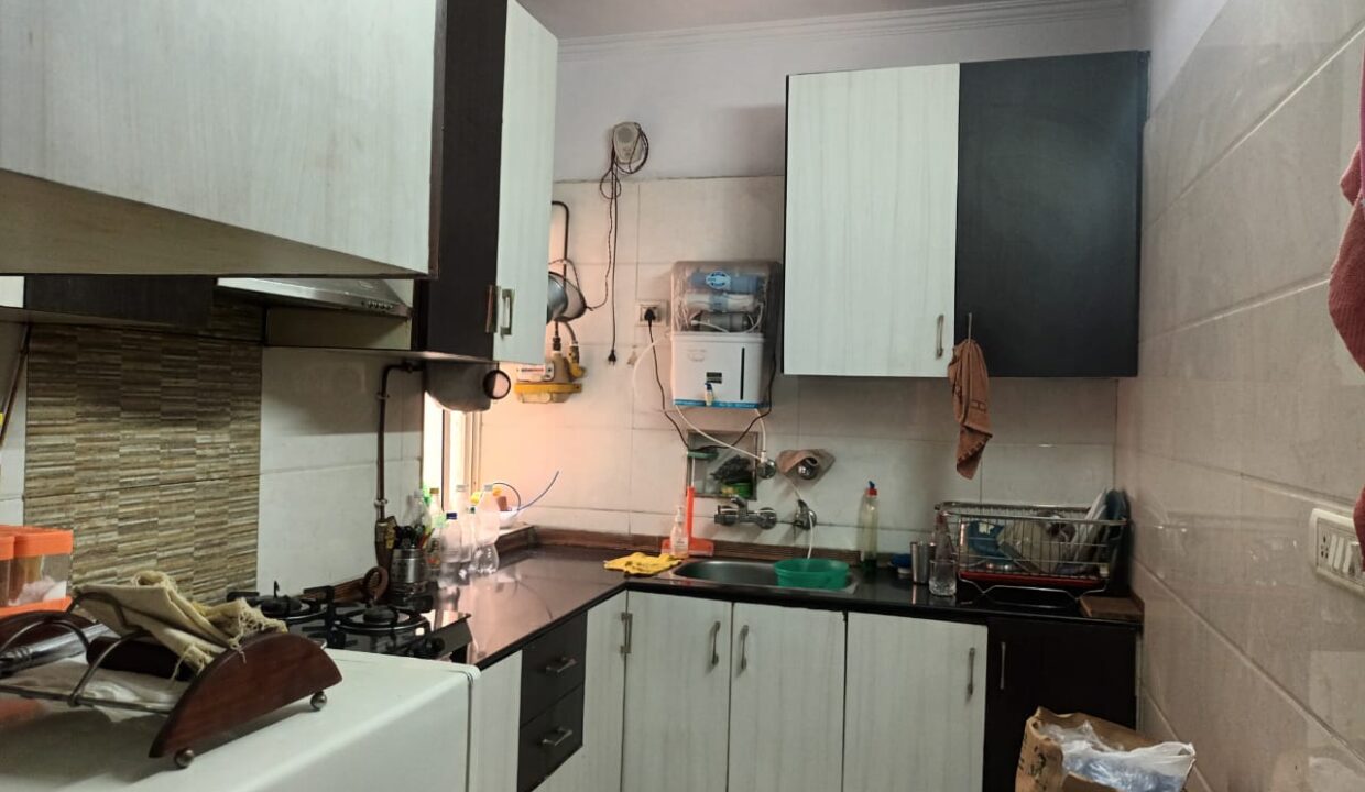 apartment-on-rent-in-south-delhi-kalkaji-south-park-apartment_05