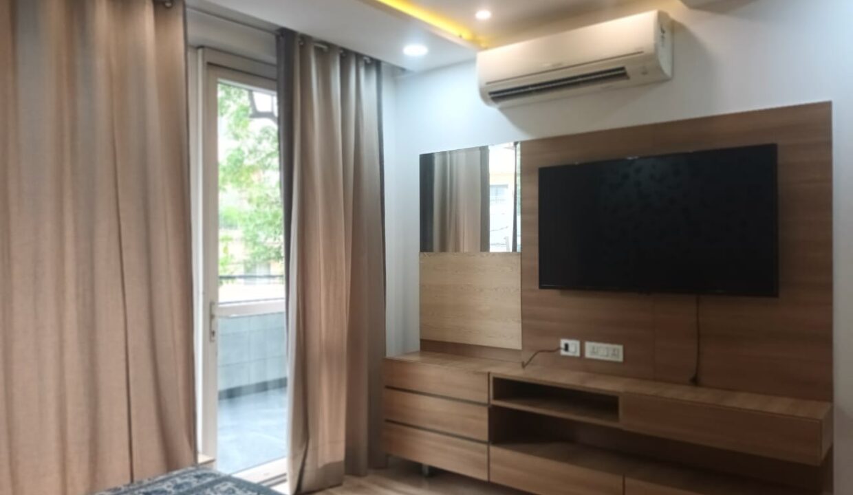 -i-apartment-on-rent-in-south-delhi-kalkaji_04